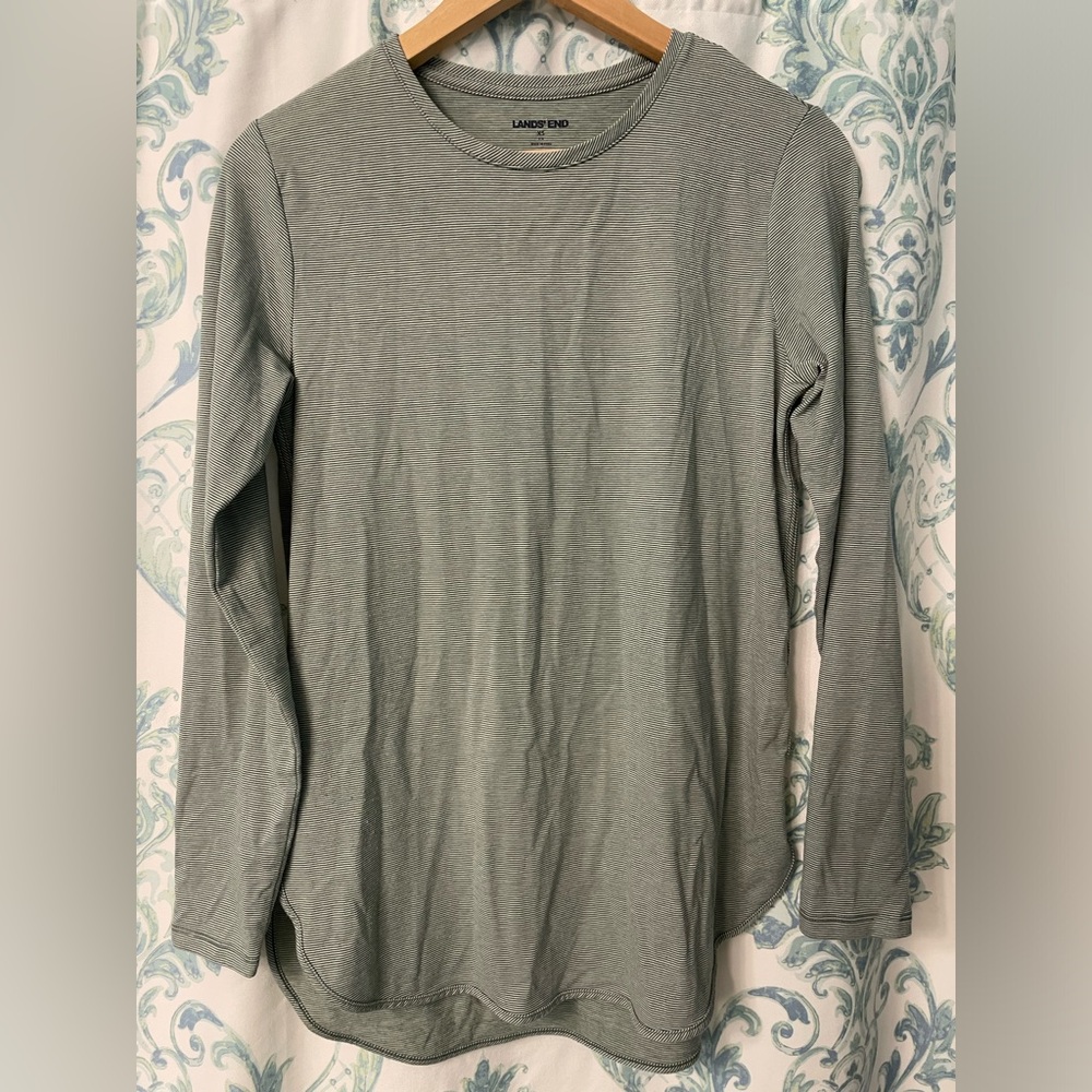 Lands End Moisture Wicking UPF 50 curved hem tunic top - XS/S